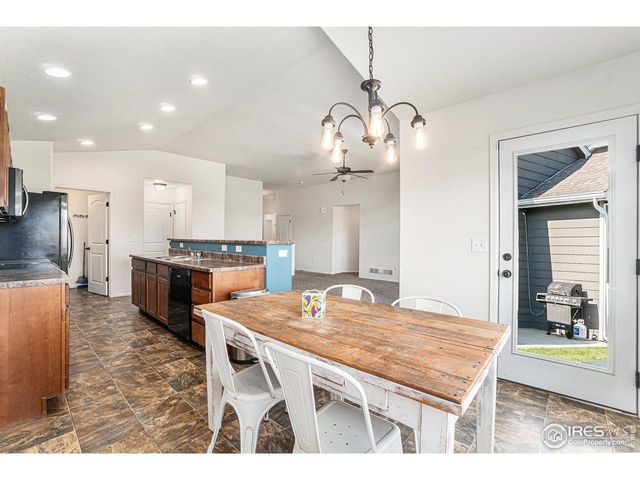 586 Cherryridge Dr, Windsor, CO 80550