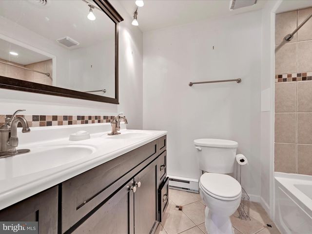 301 WARWICK DR, Wyomissing, PA 19610