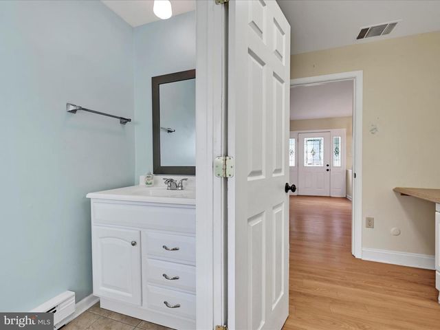 301 WARWICK DR, Wyomissing, PA 19610