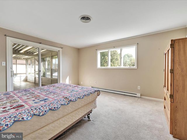 301 WARWICK DR, Wyomissing, PA 19610