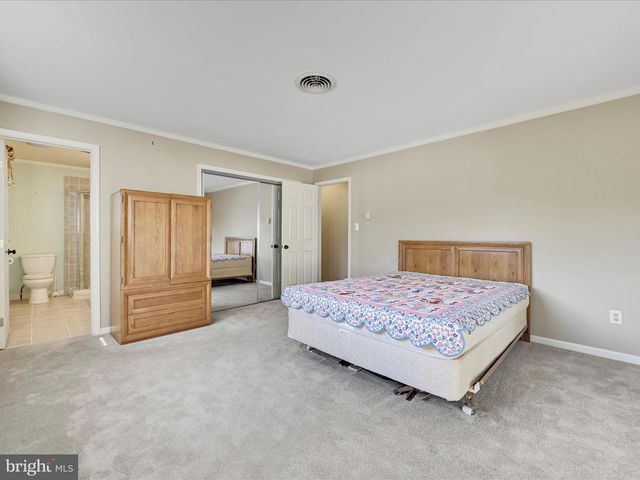 301 WARWICK DR, Wyomissing, PA 19610