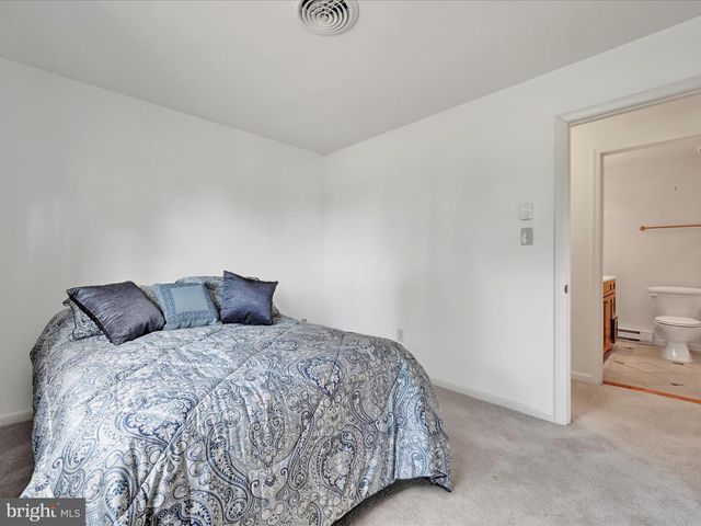 301 WARWICK DR, Wyomissing, PA 19610