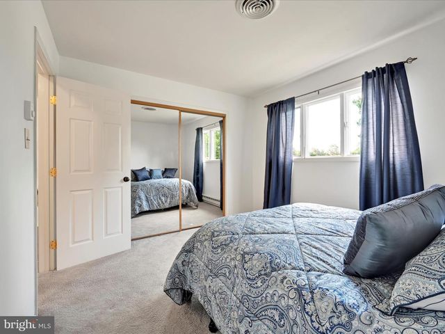 301 WARWICK DR, Wyomissing, PA 19610