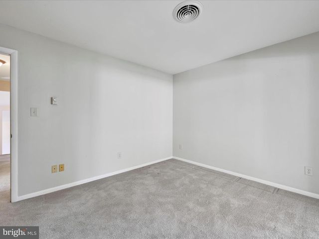 301 WARWICK DR, Wyomissing, PA 19610