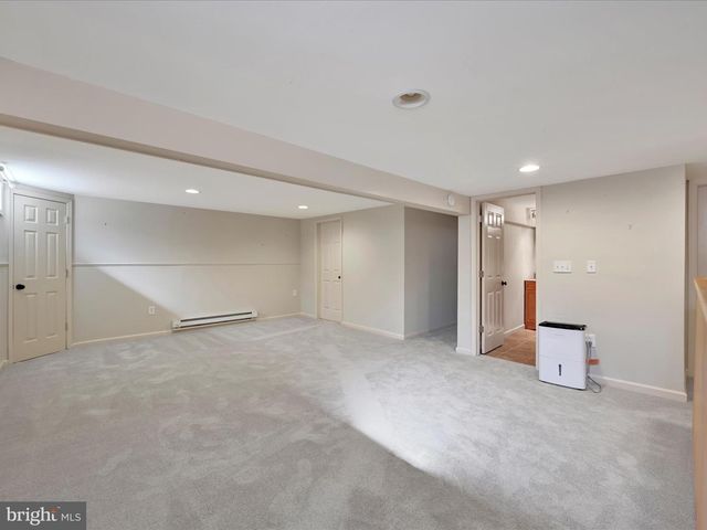 301 WARWICK DR, Wyomissing, PA 19610