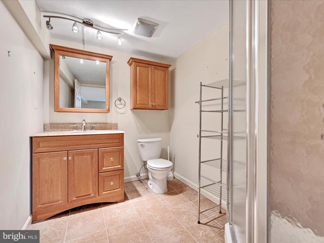 301 WARWICK DR, Wyomissing, PA 19610