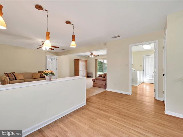 301 WARWICK DR, Wyomissing, PA 19610