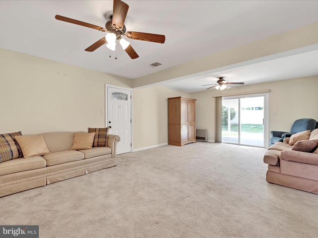 301 WARWICK DR, Wyomissing, PA 19610