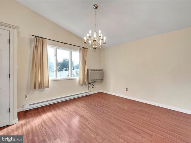 301 WARWICK DR, Wyomissing, PA 19610