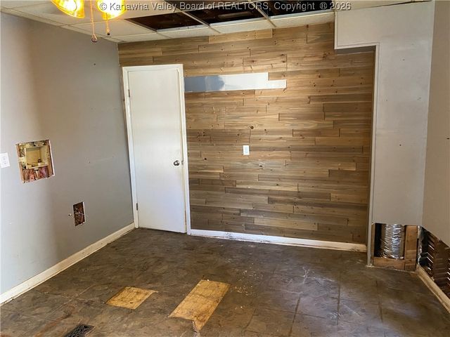 2318 Monroe Avenue, St Albans, WV 25177