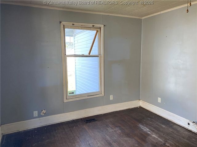 2318 Monroe Avenue, St Albans, WV 25177