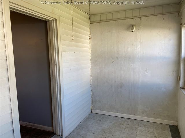 2318 Monroe Avenue, St Albans, WV 25177