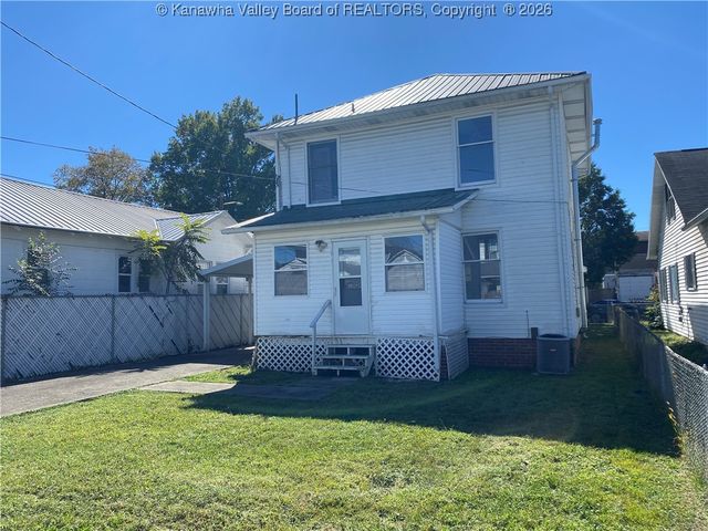 2318 Monroe Avenue, St Albans, WV 25177