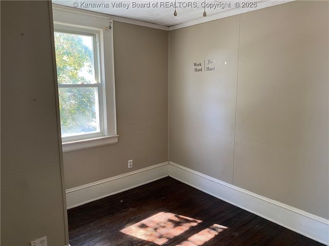 2318 Monroe Avenue, St Albans, WV 25177