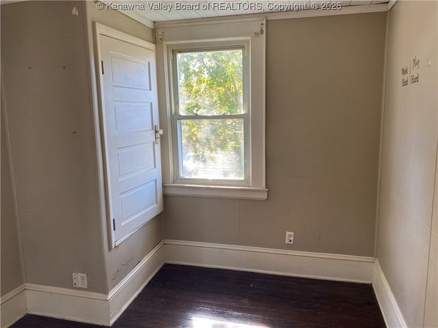 2318 Monroe Avenue, St Albans, WV 25177