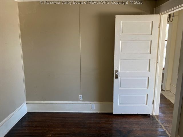 2318 Monroe Avenue, St Albans, WV 25177