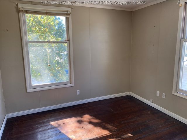 2318 Monroe Avenue, St Albans, WV 25177