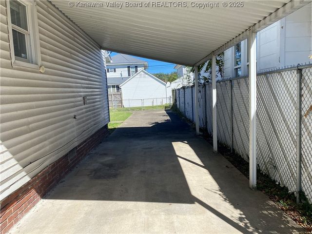 2318 Monroe Avenue, St Albans, WV 25177