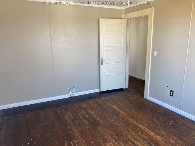 2318 Monroe Avenue, St Albans, WV 25177