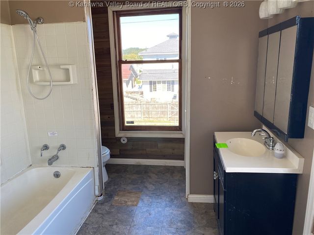 2318 Monroe Avenue, St Albans, WV 25177