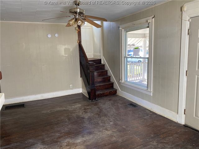 2318 Monroe Avenue, St Albans, WV 25177