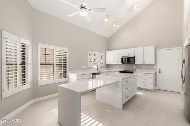 9635 E Sutton Drive, Scottsdale, AZ 85260