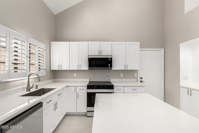 9635 E Sutton Drive, Scottsdale, AZ 85260