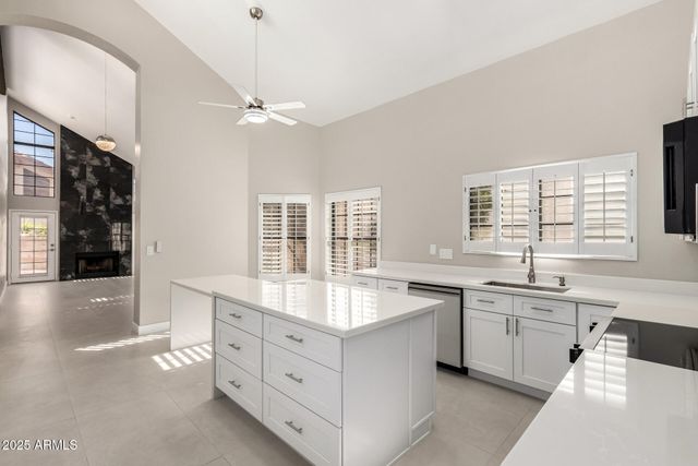 9635 E Sutton Drive, Scottsdale, AZ 85260