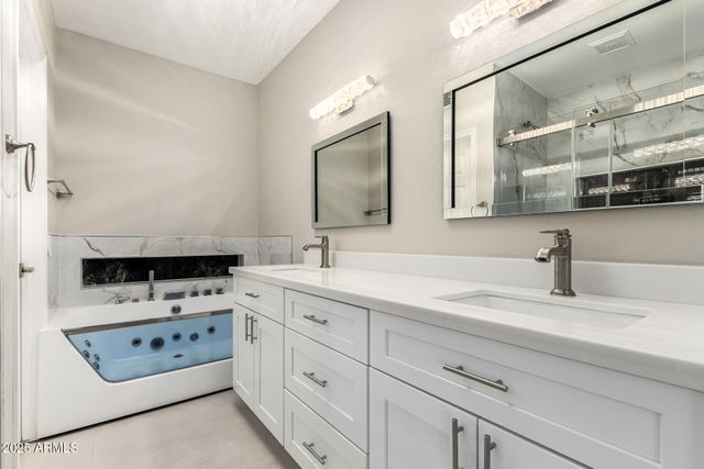 9635 E Sutton Drive, Scottsdale, AZ 85260