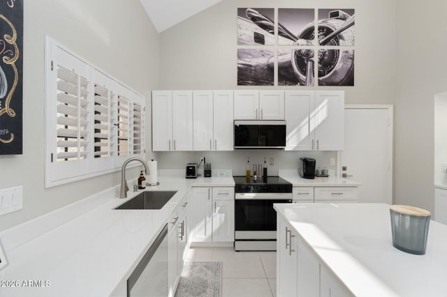 9635 E Sutton Drive, Scottsdale, AZ 85260