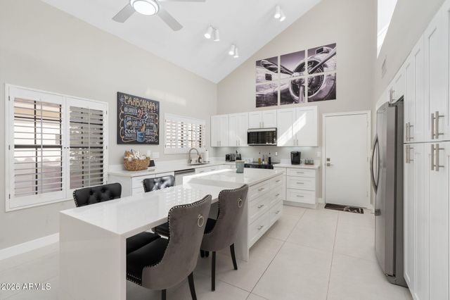 9635 E Sutton Drive, Scottsdale, AZ 85260