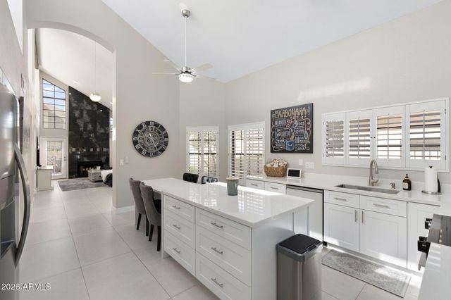 9635 E Sutton Drive, Scottsdale, AZ 85260