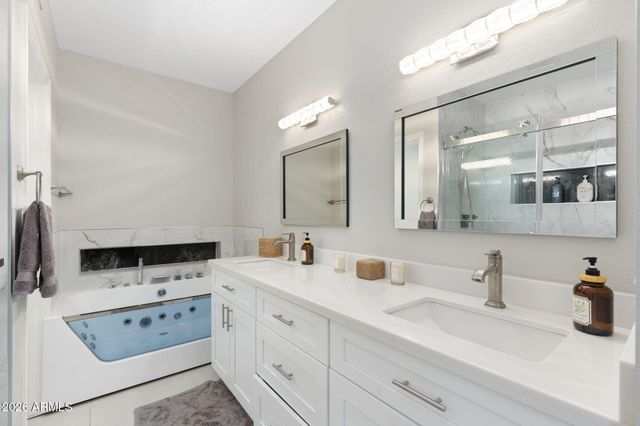 9635 E Sutton Drive, Scottsdale, AZ 85260