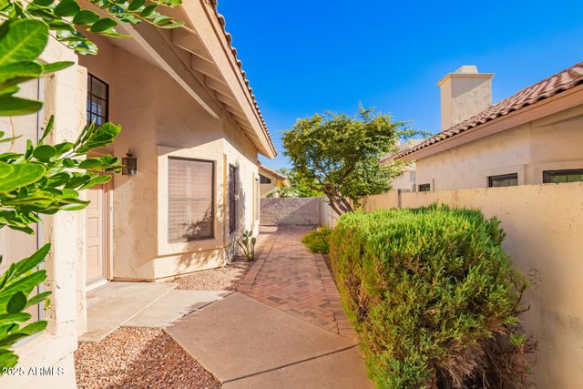 9635 E Sutton Drive, Scottsdale, AZ 85260