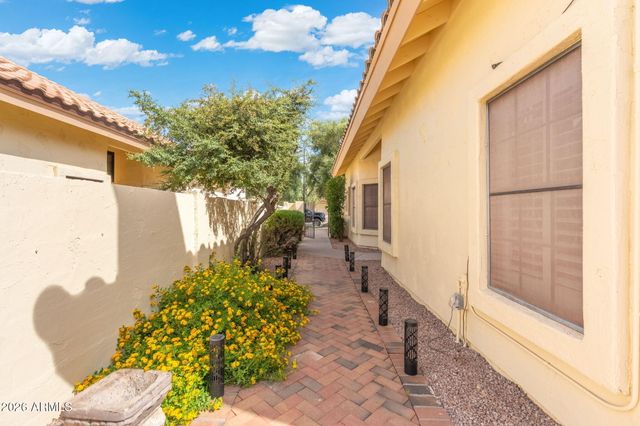 9635 E Sutton Drive, Scottsdale, AZ 85260