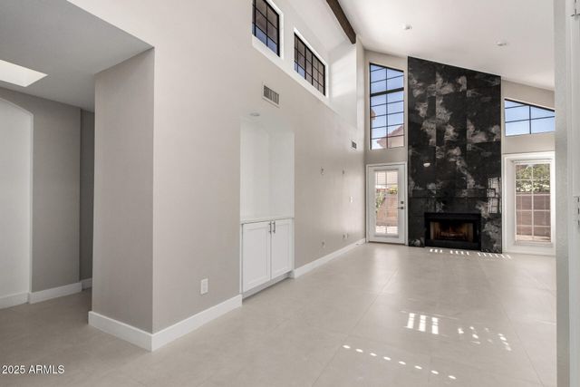9635 E Sutton Drive, Scottsdale, AZ 85260