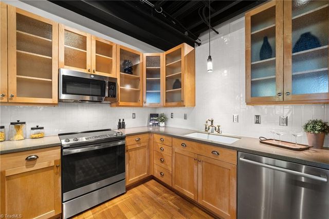 1 W 5Th Street 204, Winston-salem, NC 27101