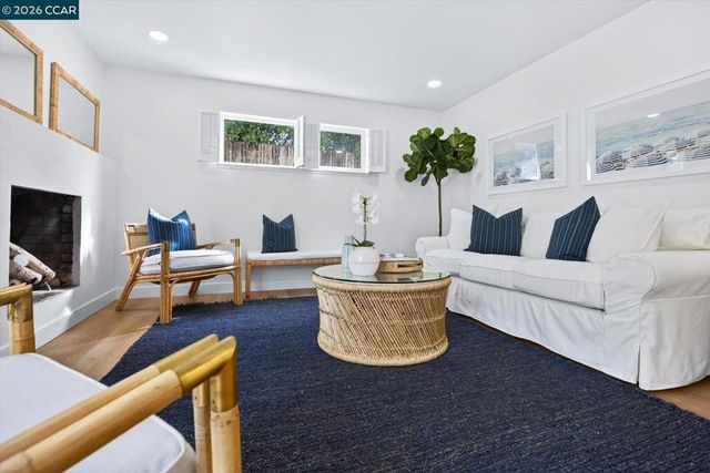 29 29 Whitehall Drive, Orinda, CA 94563