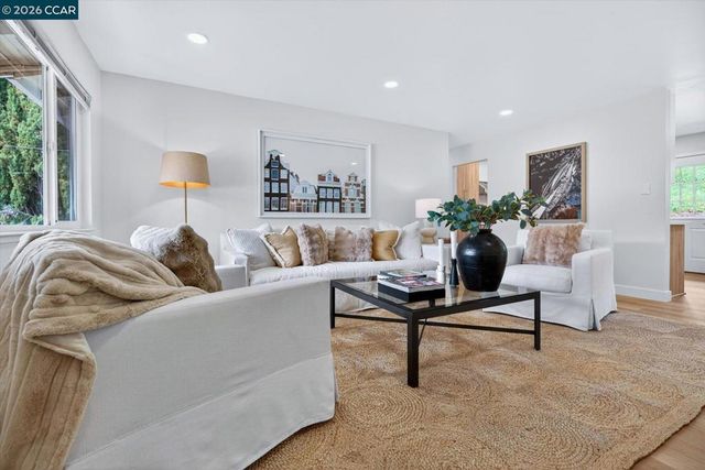 29 29 Whitehall Drive, Orinda, CA 94563