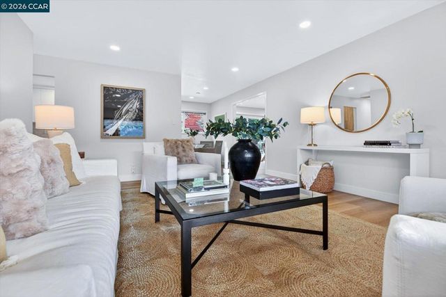 29 29 Whitehall Drive, Orinda, CA 94563