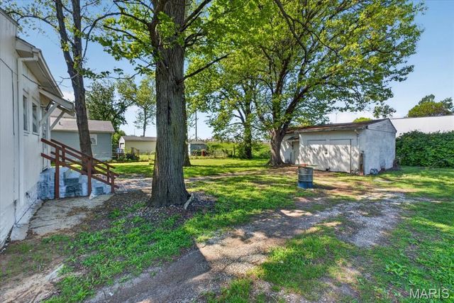 1651 Poplar St, Granite City, IL 62040