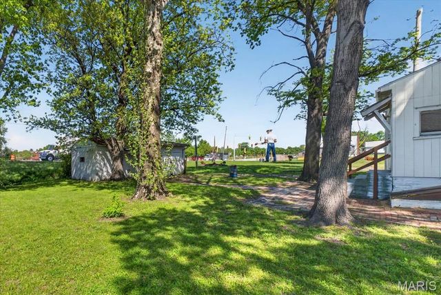 1651 Poplar St, Granite City, IL 62040