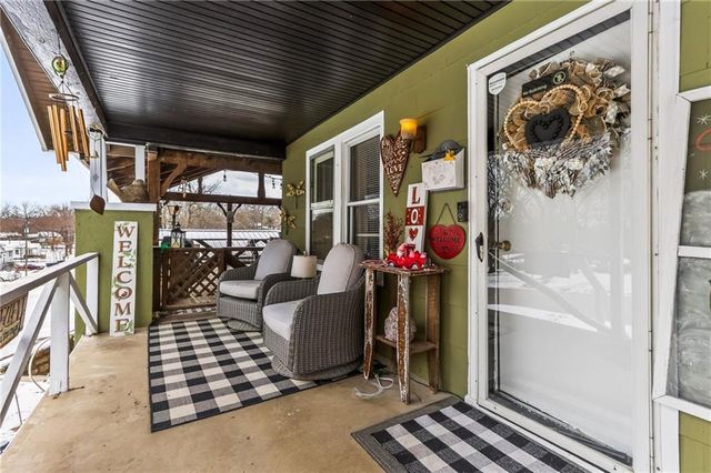 2322 S Glenwood Avenue, Independence, MO 64052