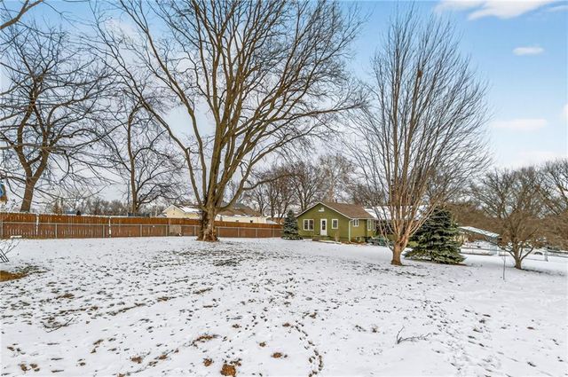 2322 S Glenwood Avenue, Independence, MO 64052