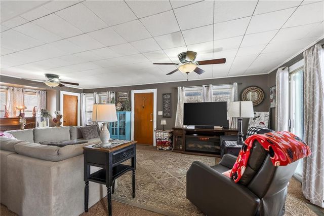 2322 S Glenwood Avenue, Independence, MO 64052