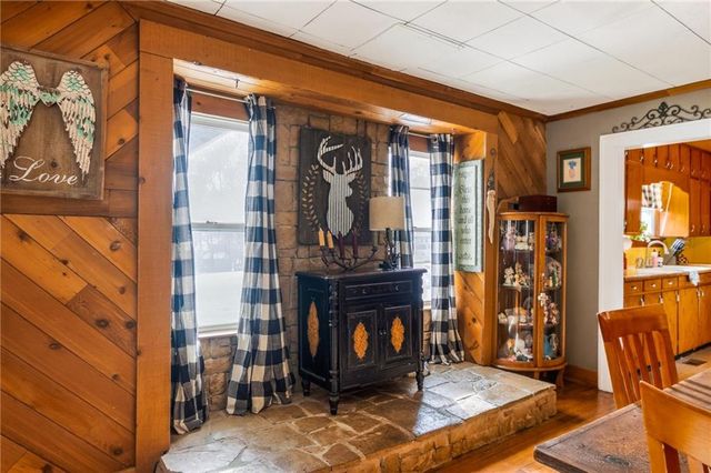 2322 S Glenwood Avenue, Independence, MO 64052