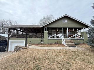 2322 S Glenwood Avenue, Independence, MO 64052