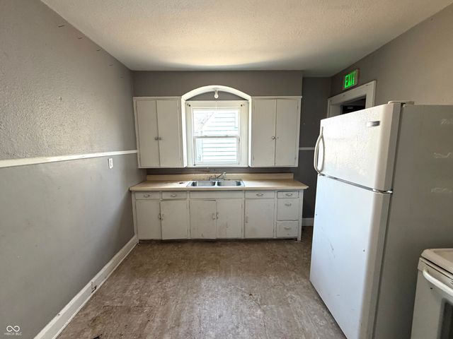 815 E 19th Street, Anderson, IN 46016