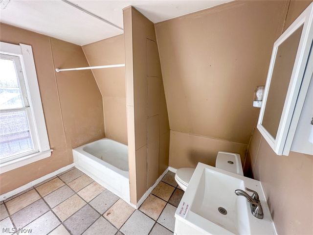 14812 Westropp Avenue, Cleveland, OH 44110