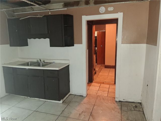 14812 Westropp Avenue, Cleveland, OH 44110